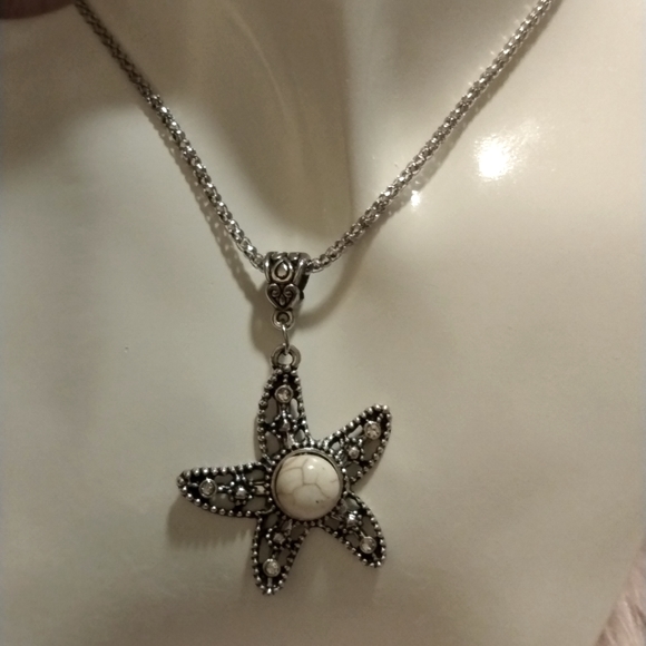 NEW! By The Sea Starfish Pendant Necklace in Silvertone and Cream! - Picture 2 of 4